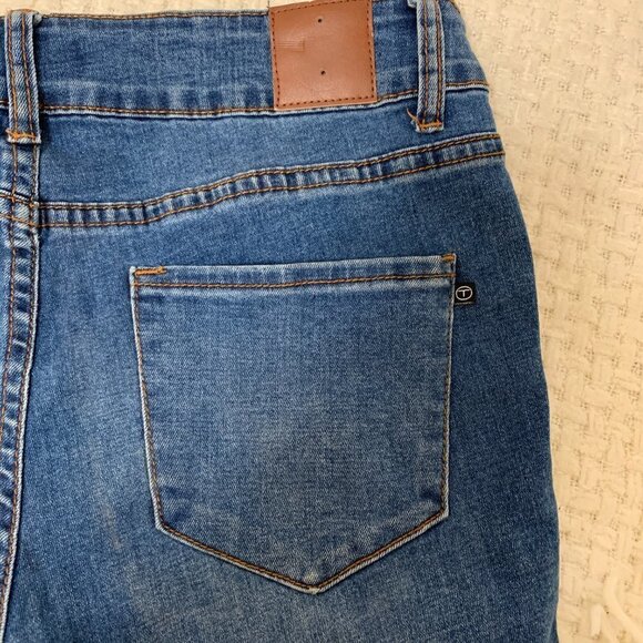 Tahari Cloe Fit Solution Skinny Jeans - Picture 4 of 7